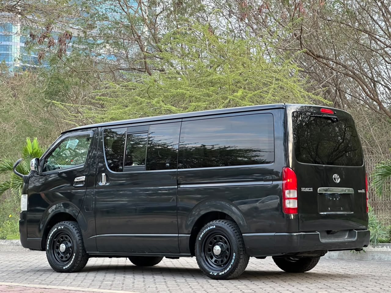 TOYOTA HIACE VAN LONG thumbnail 7